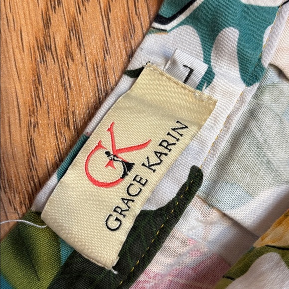 Grace Karin vibrant tropical red and yellow novelty patterned mini skirt. Size M - Picture 3 of 17